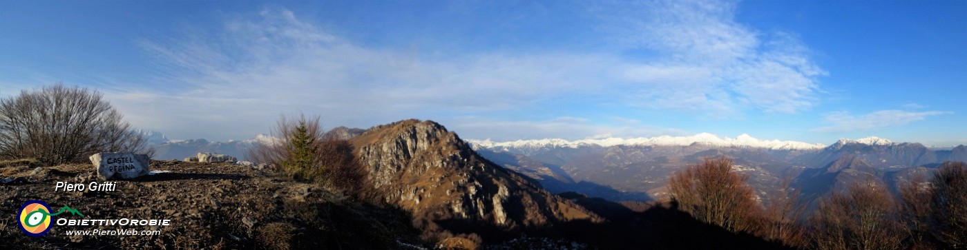 72 In vetta al Castel Regina (1424 m) con vista in Folrone e dintorni.jpg